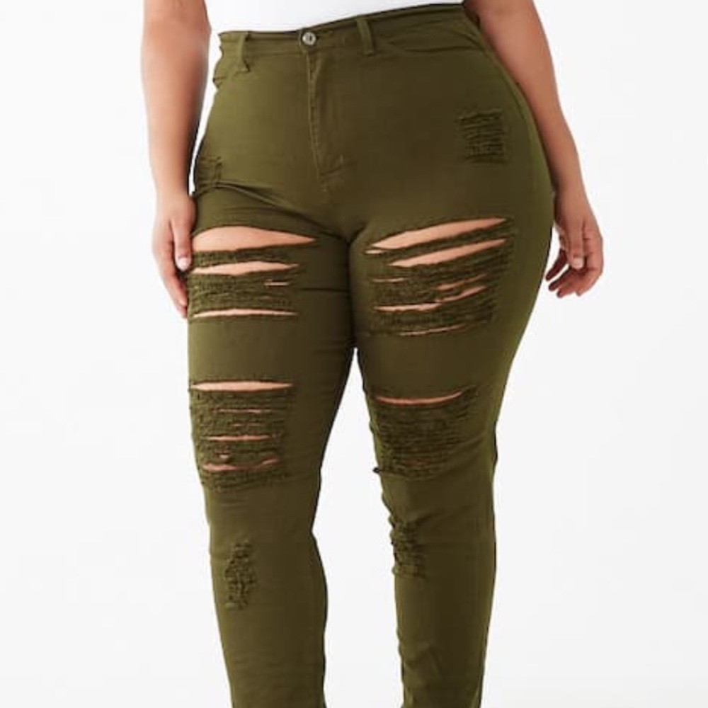 Plus Size Distressed Jeans
